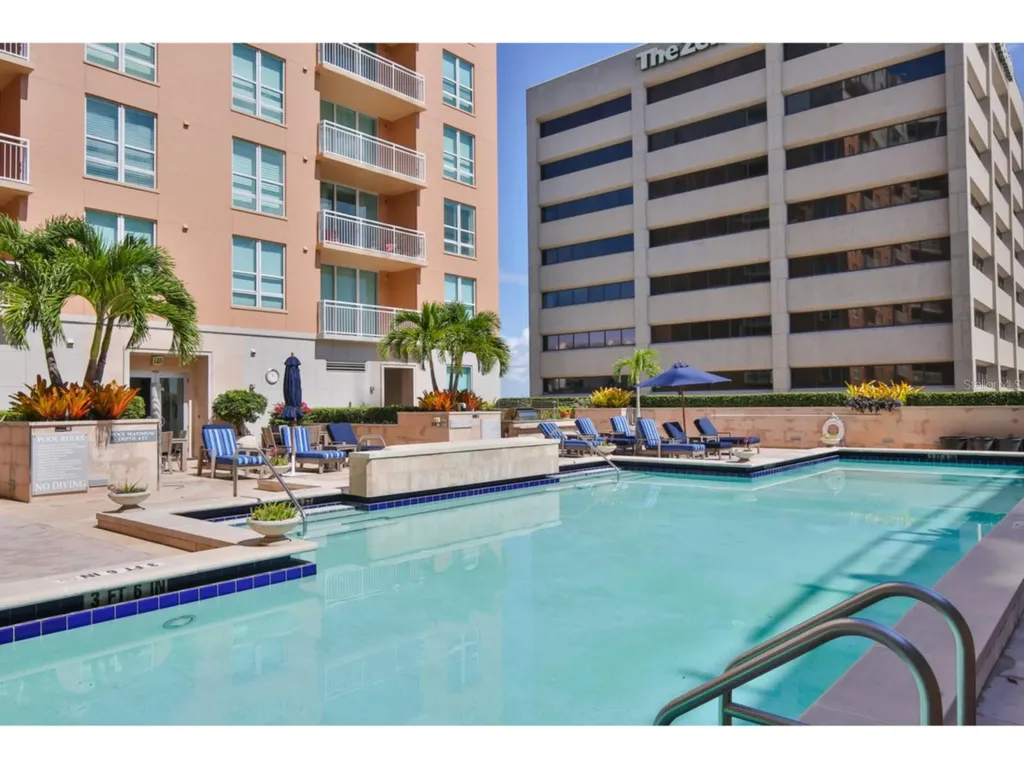 1350 Main Street Sarasota FL 34236