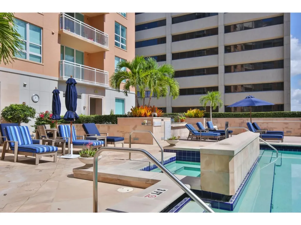 1350 Main Street Sarasota FL 34236