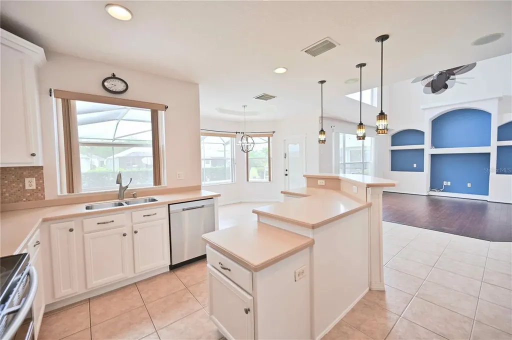 4646 Pointe O Woods Drive Wesley Chapel FL 33543