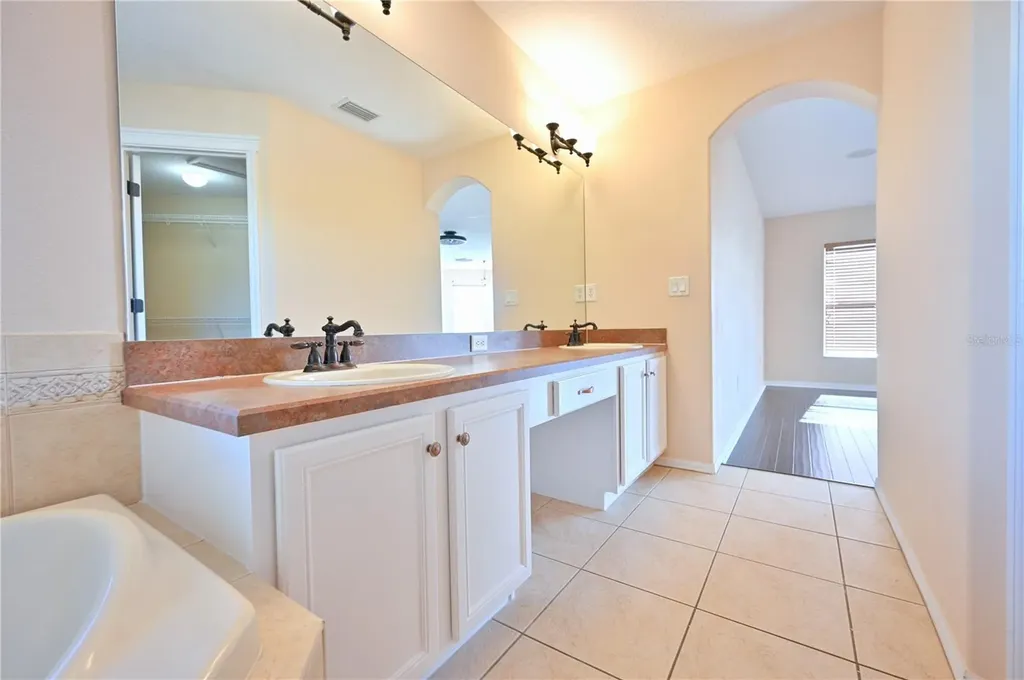 4646 Pointe O Woods Drive Wesley Chapel FL 33543