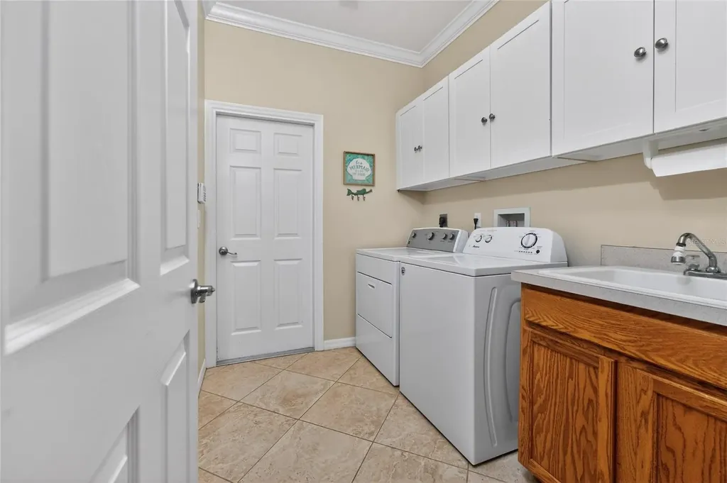 872 Clear Lake Drive Englewood FL 34223