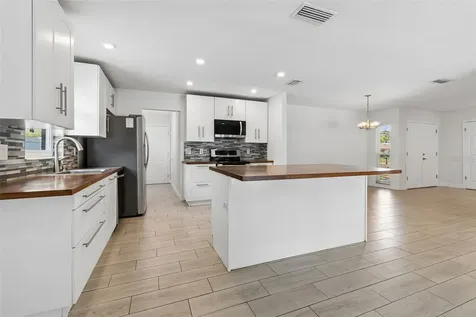 4710 Southbreeze Drive Tampa FL 33624