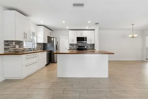 4710 Southbreeze Drive Tampa FL 33624