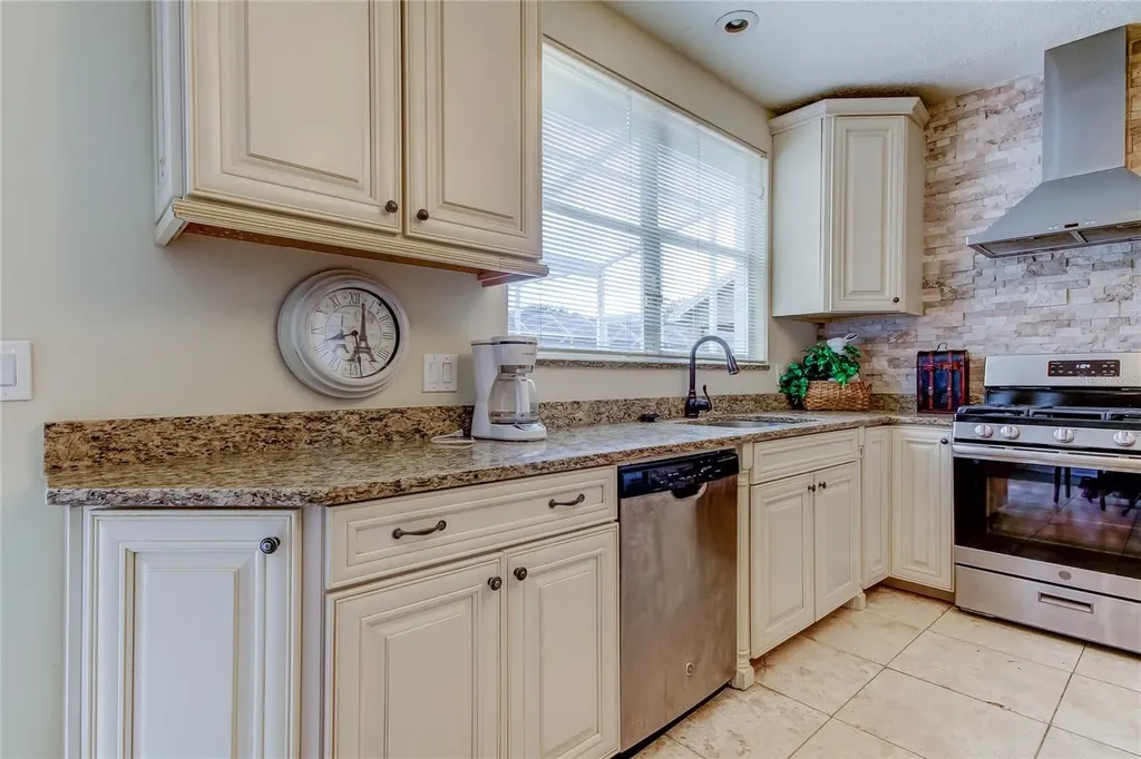 9401 Woodbay Drive Tampa FL 33626