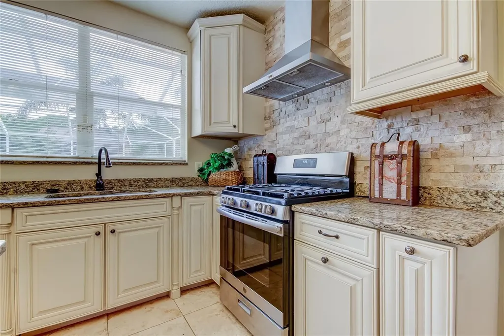 9401 Woodbay Drive Tampa FL 33626
