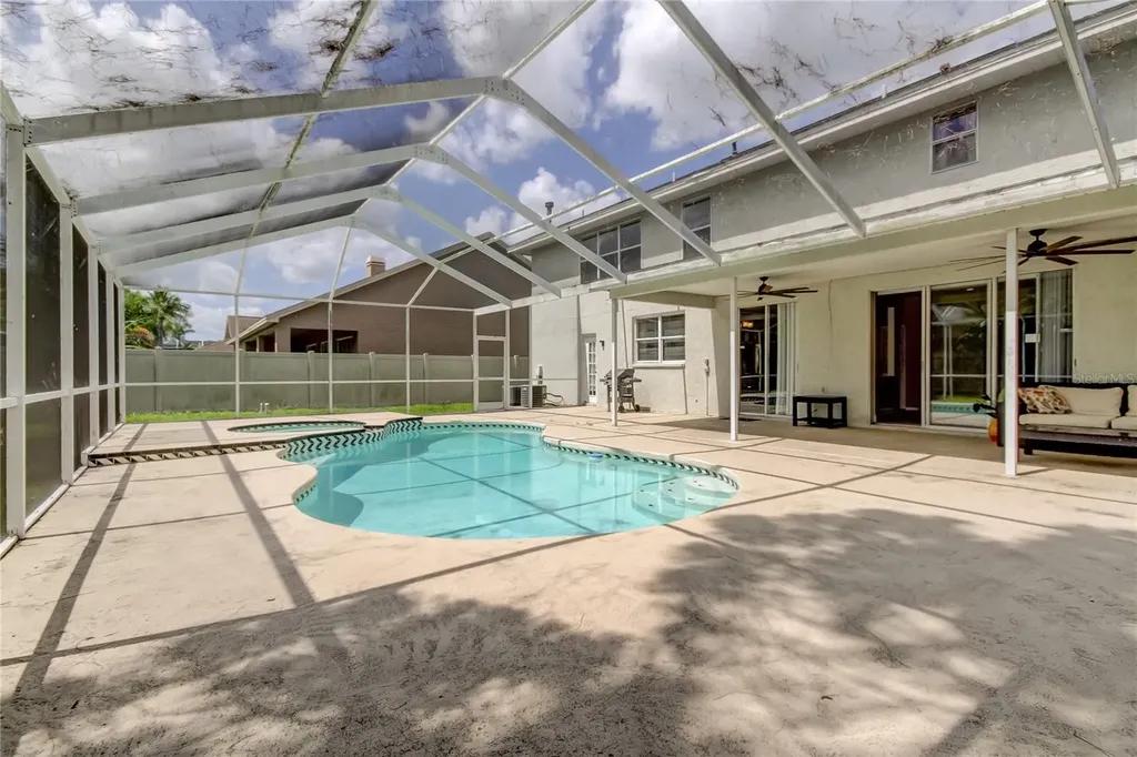 9401 Woodbay Drive Tampa FL 33626