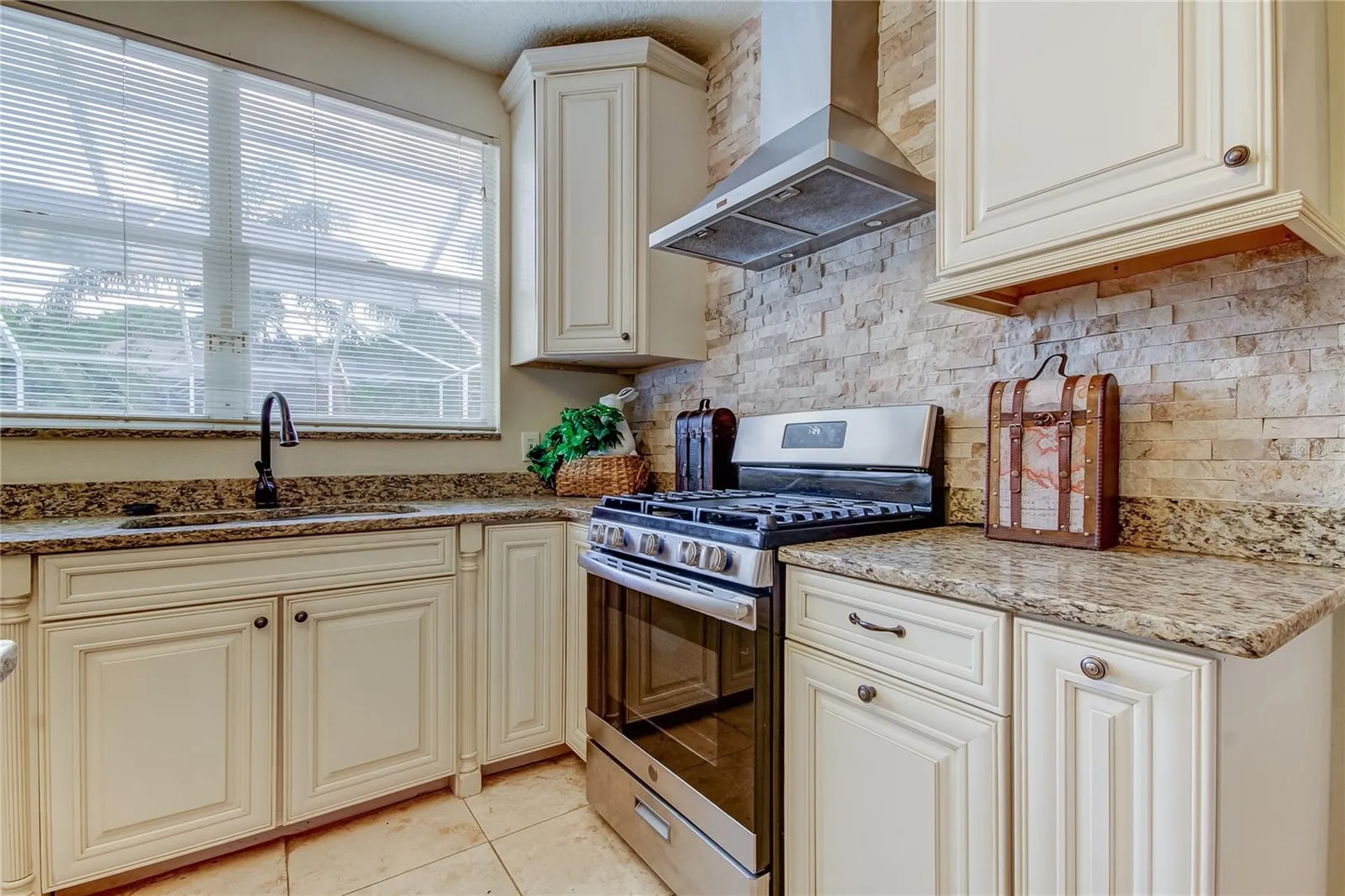 9401 Woodbay Drive Tampa FL 33626