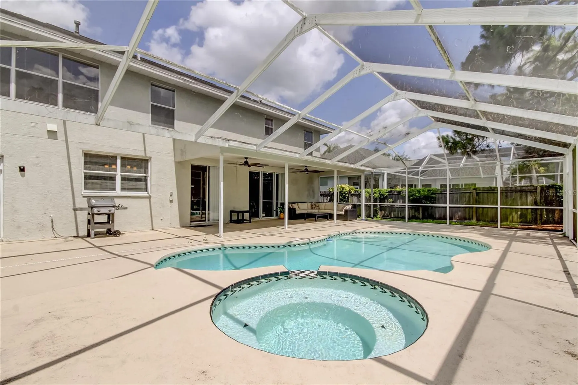 9401 Woodbay Drive Tampa FL 33626