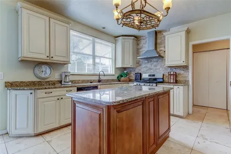 9401 Woodbay Drive Tampa FL 33626