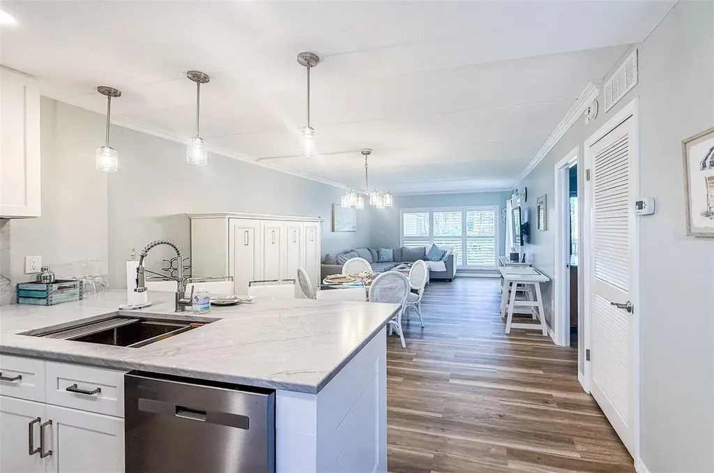 845 Benjamin Franklin Drive Sarasota FL 34236