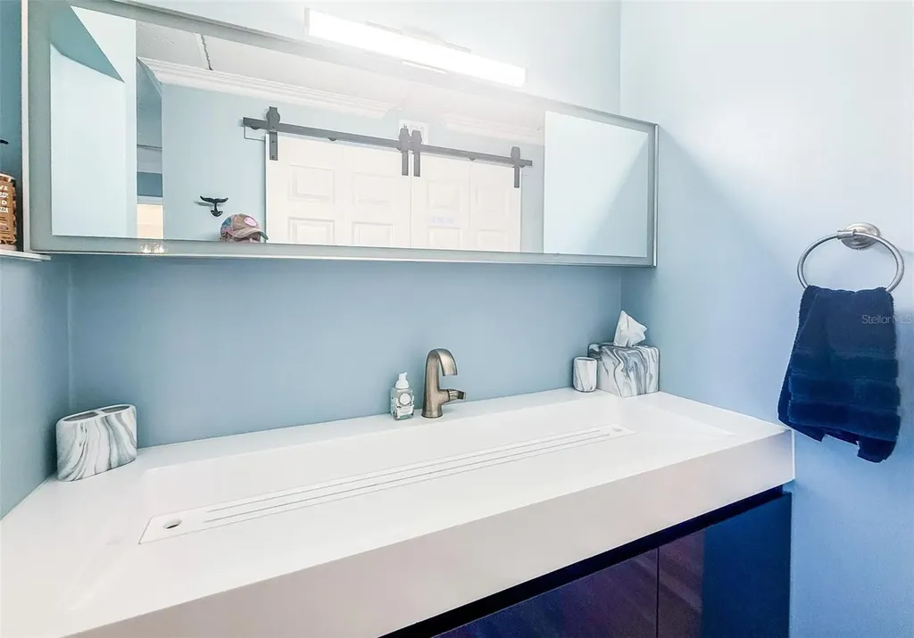 845 Benjamin Franklin Drive Sarasota FL 34236