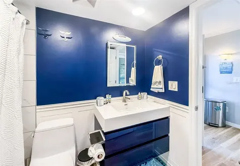 845 Benjamin Franklin Drive Sarasota FL 34236
