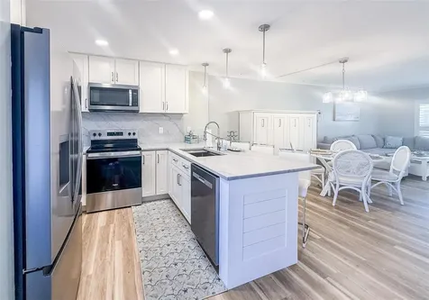 845 Benjamin Franklin Drive Sarasota FL 34236