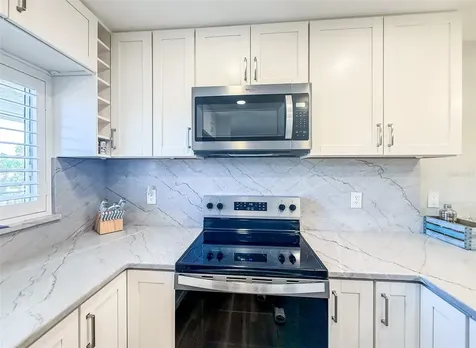 845 Benjamin Franklin Drive Sarasota FL 34236