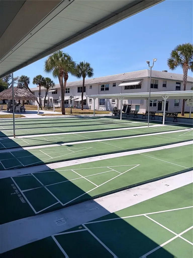 5287 81 St Street N St Petersburg FL 33709