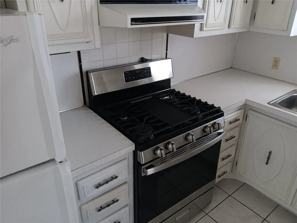5287 81 St Street N St Petersburg FL 33709