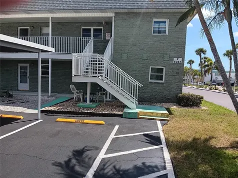 5287 81 St Street N St Petersburg FL 33709