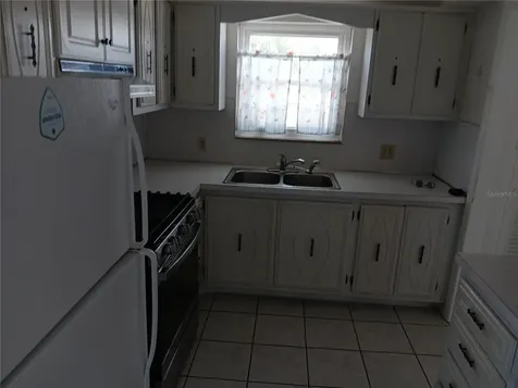 5287 81 St Street N St Petersburg FL 33709