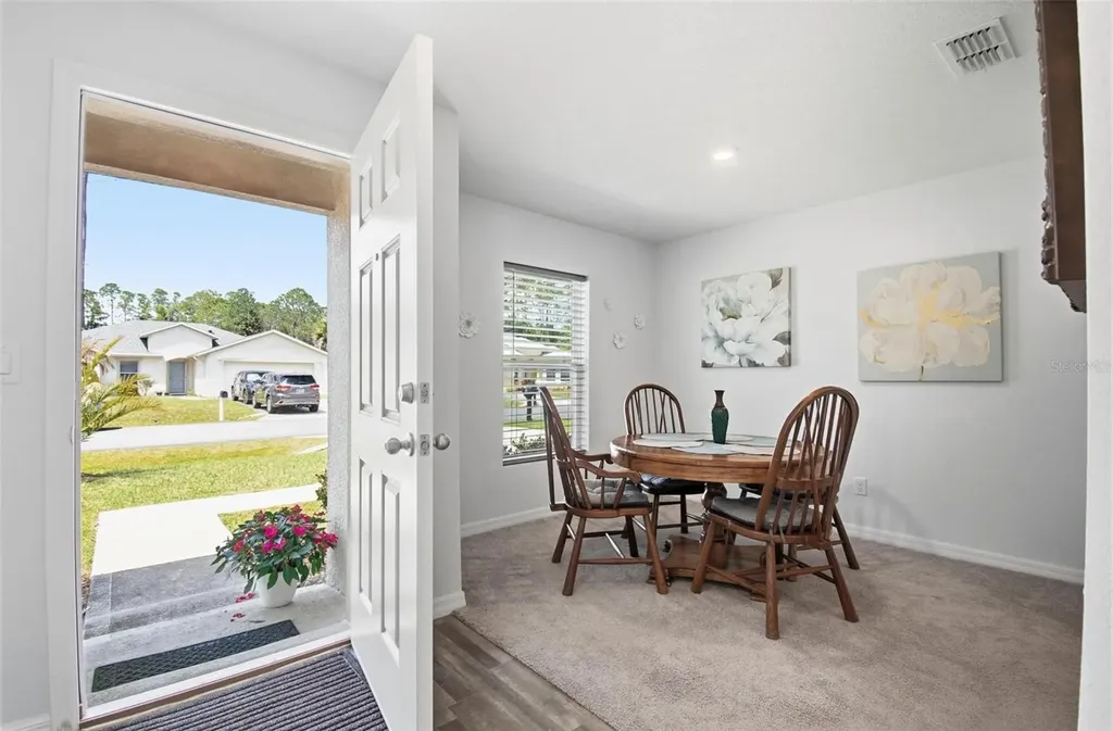 8 Post Oak Lane Palm Coast FL 32164
