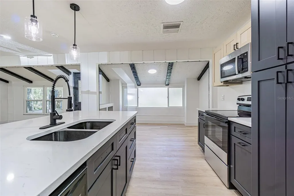 8807 Overlook Drive Wesley Chapel FL 33545