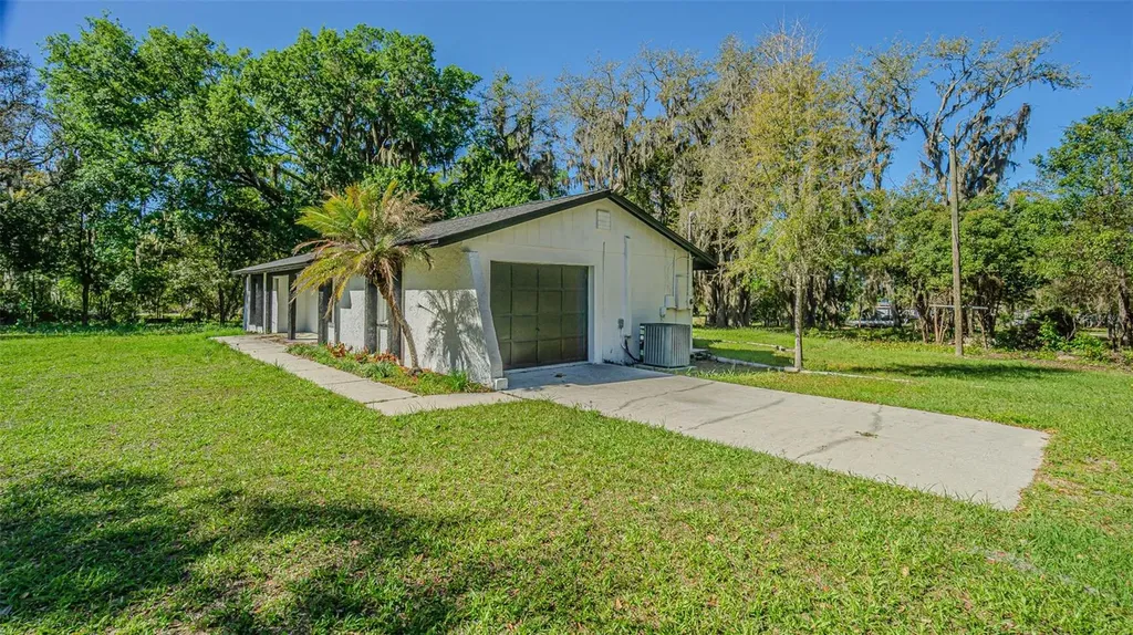 8807 Overlook Drive Wesley Chapel FL 33545