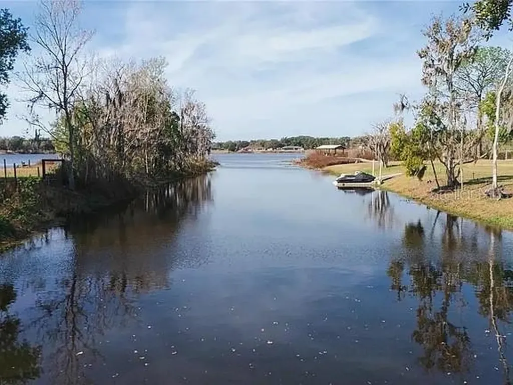 8807 Overlook Drive Wesley Chapel FL 33545
