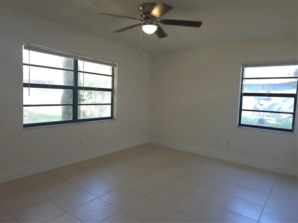 10410 N Ojus Drive Tampa FL 33617