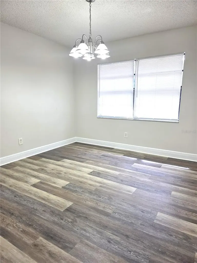 10410 N Ojus Drive Tampa FL 33617