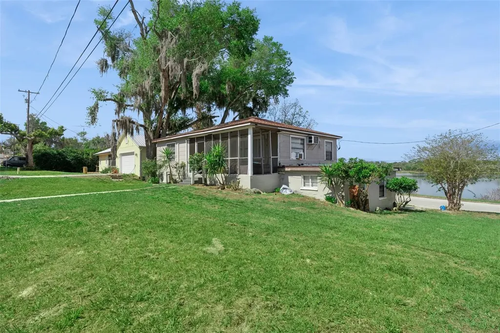 806 S Main Avenue Groveland FL 34736