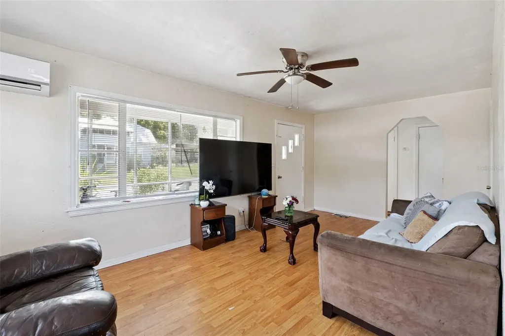 806 S Main Avenue Groveland FL 34736