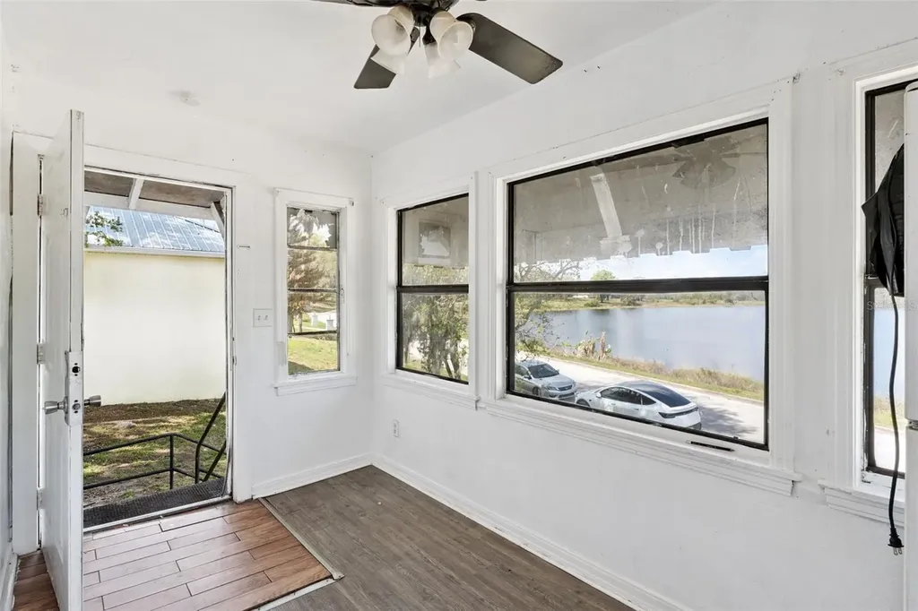 806 S Main Avenue Groveland FL 34736