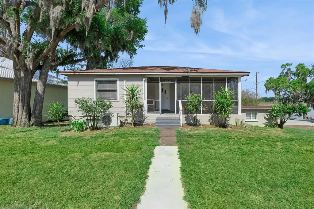 806 S Main Avenue Groveland FL 34736