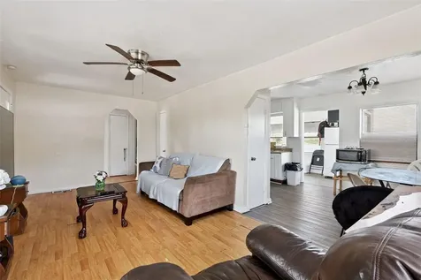 806 S Main Avenue Groveland FL 34736