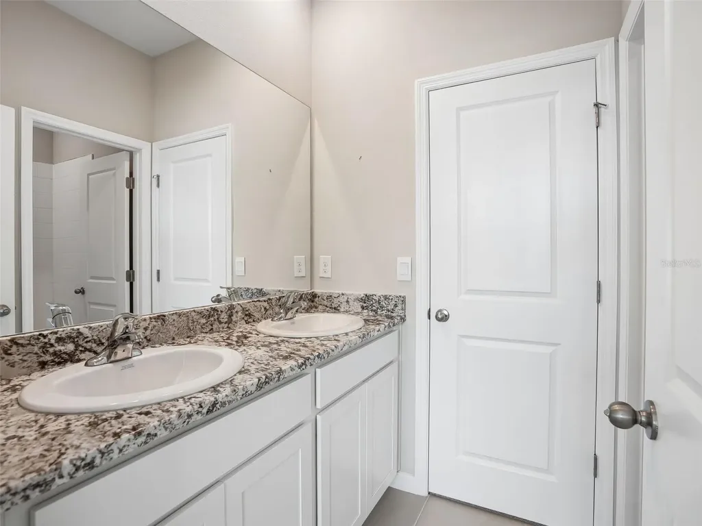 4982 NW 39th Loop Ocala FL 34482