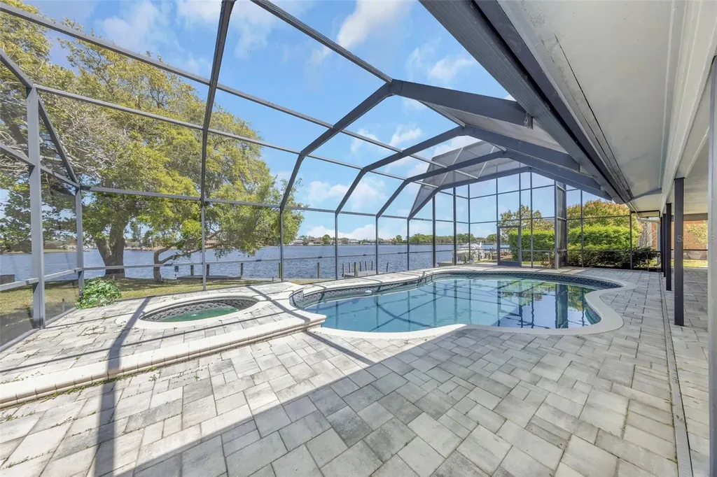 9821 Bay Island Drive Tampa FL 33615