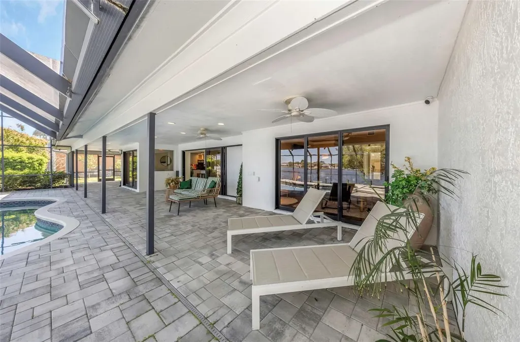 9821 Bay Island Drive Tampa FL 33615