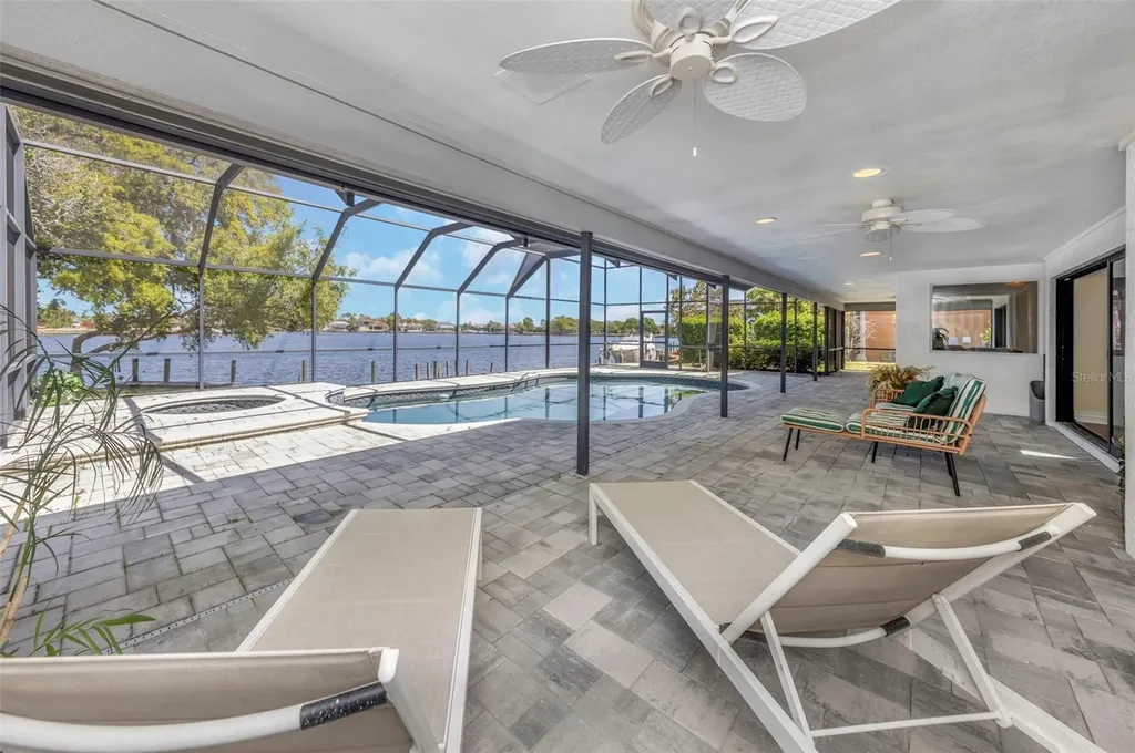 9821 Bay Island Drive Tampa FL 33615