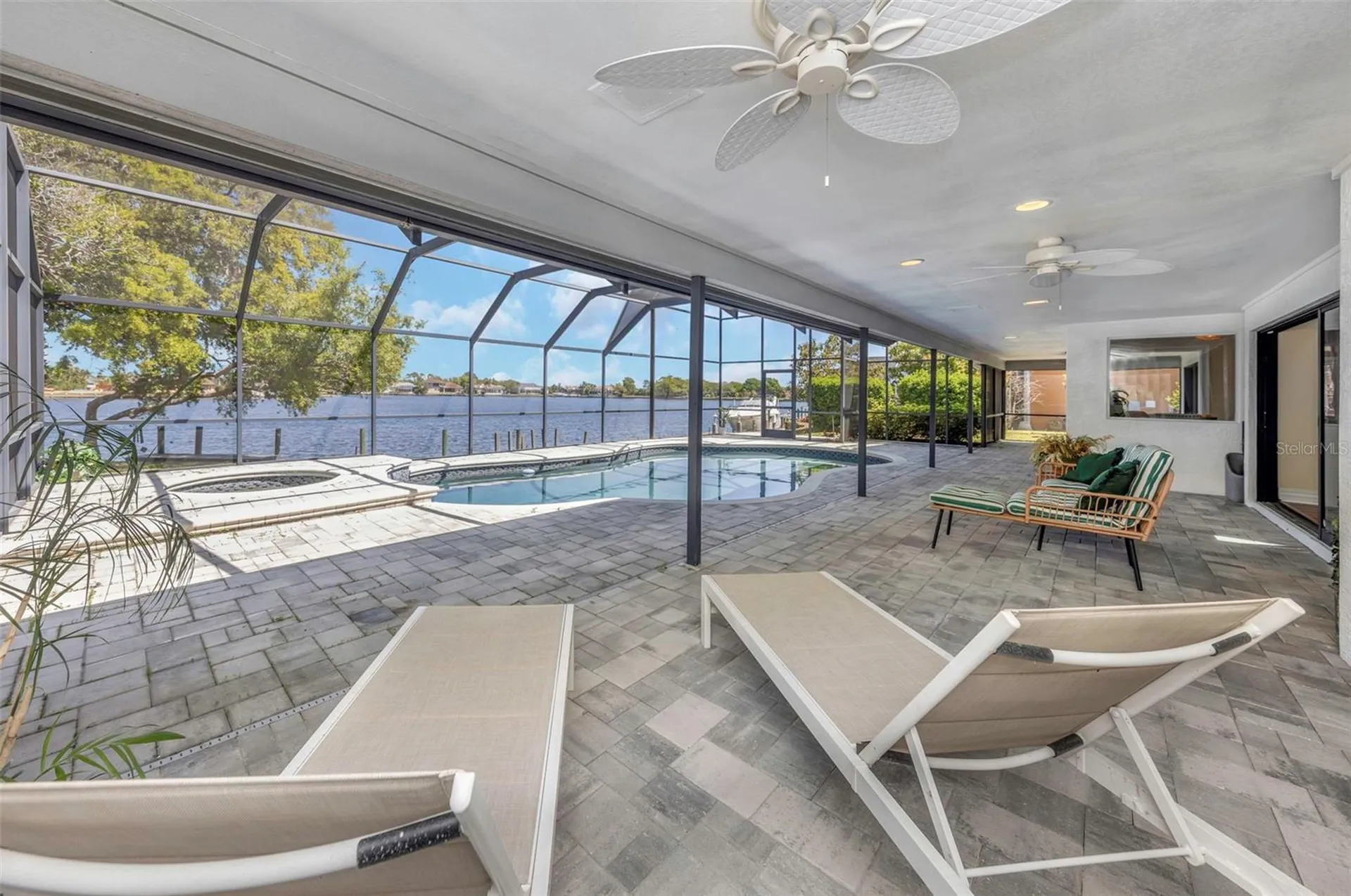 9821 Bay Island Drive Tampa FL 33615