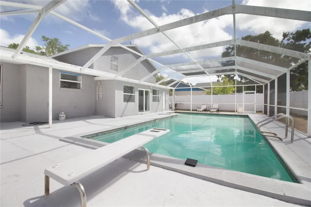 7018 Oakview Circle Tampa FL 33634