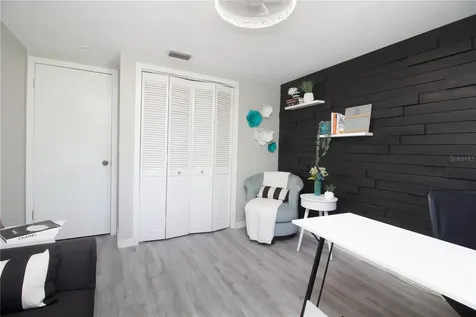7018 Oakview Circle Tampa FL 33634