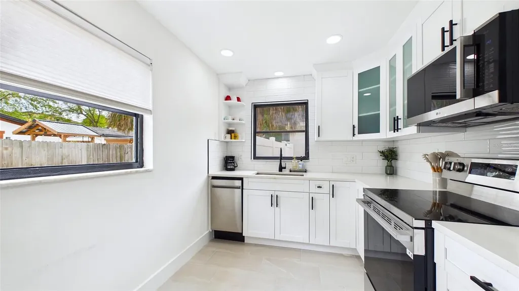 1920 New Hampshire Avenue NE St Petersburg FL 33703