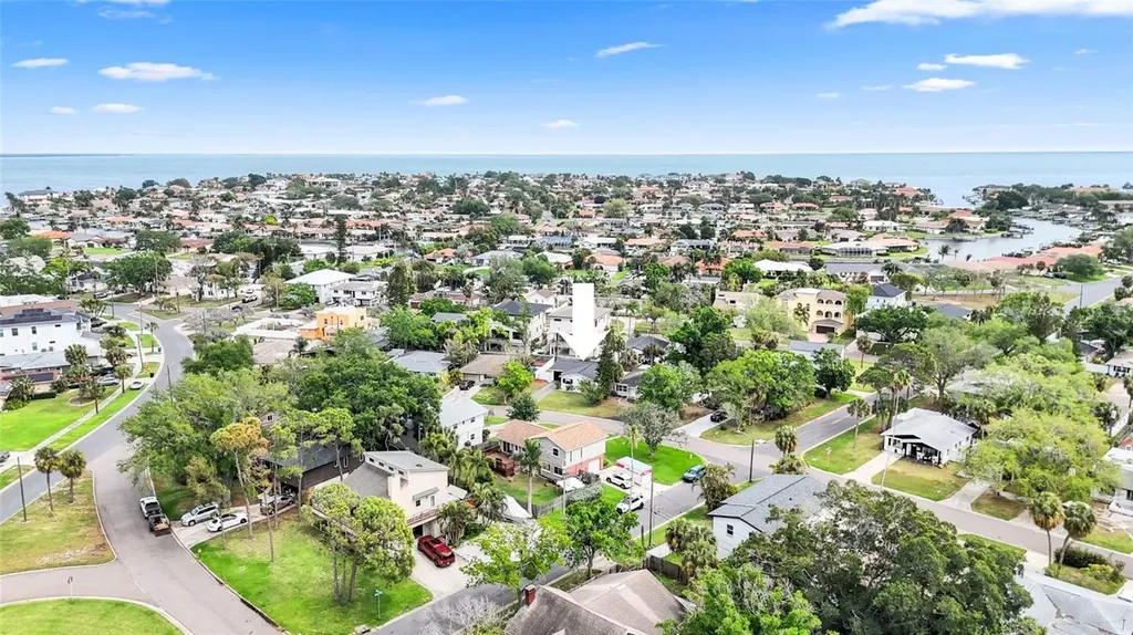 1920 New Hampshire Avenue NE St Petersburg FL 33703