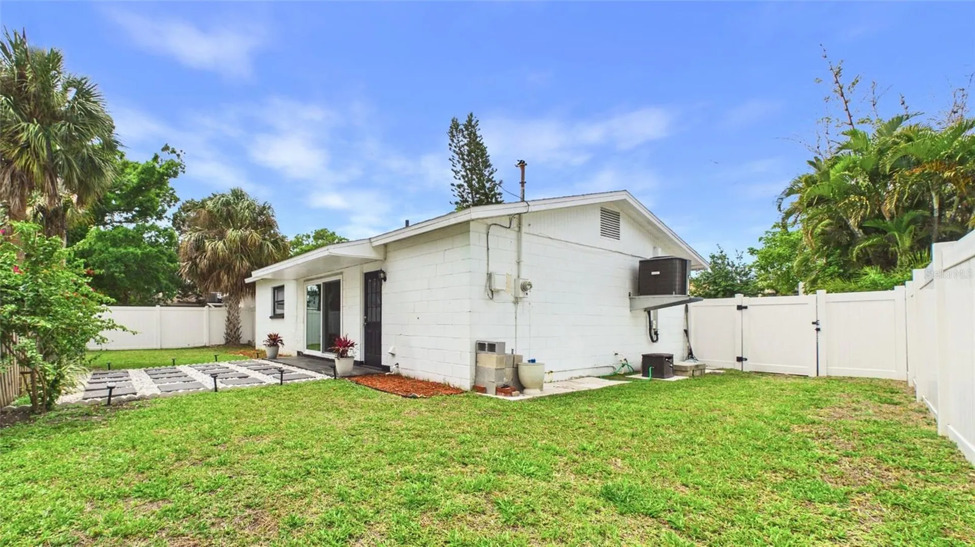 1920 New Hampshire Avenue NE St Petersburg FL 33703