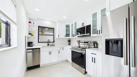 1920 New Hampshire Avenue NE St Petersburg FL 33703