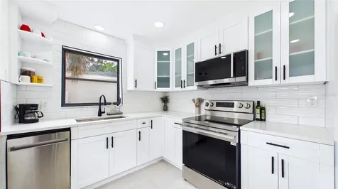 1920 New Hampshire Avenue NE St Petersburg FL 33703