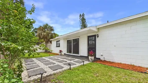 1920 New Hampshire Avenue NE St Petersburg FL 33703