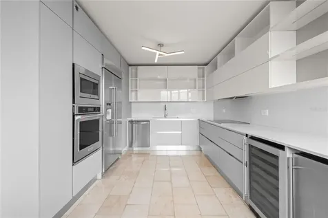 . 833 Street Guaynabo PR 00969