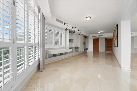 . 833 Street Guaynabo PR 00969