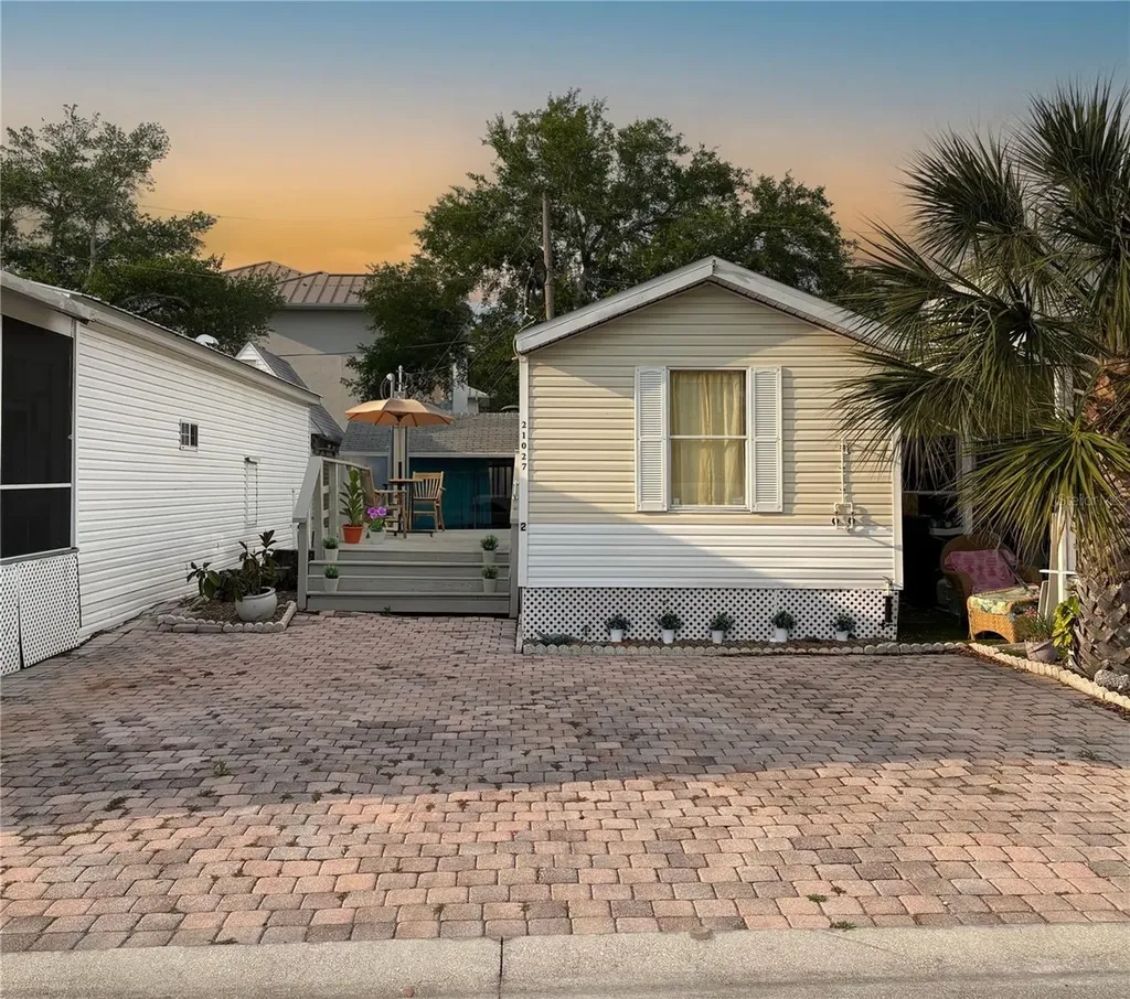 21027 Lazy Days Circle Lutz FL 33558