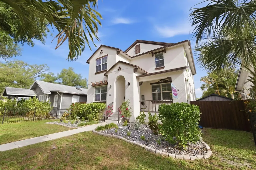 521 12th Avenue S St Petersburg FL 33701